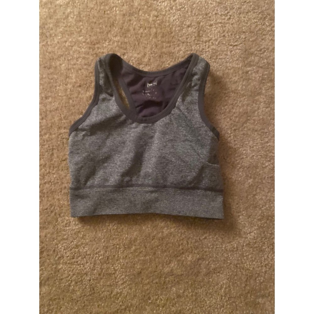 sports bra